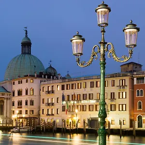מלון Carlton On The Grand Canal ****